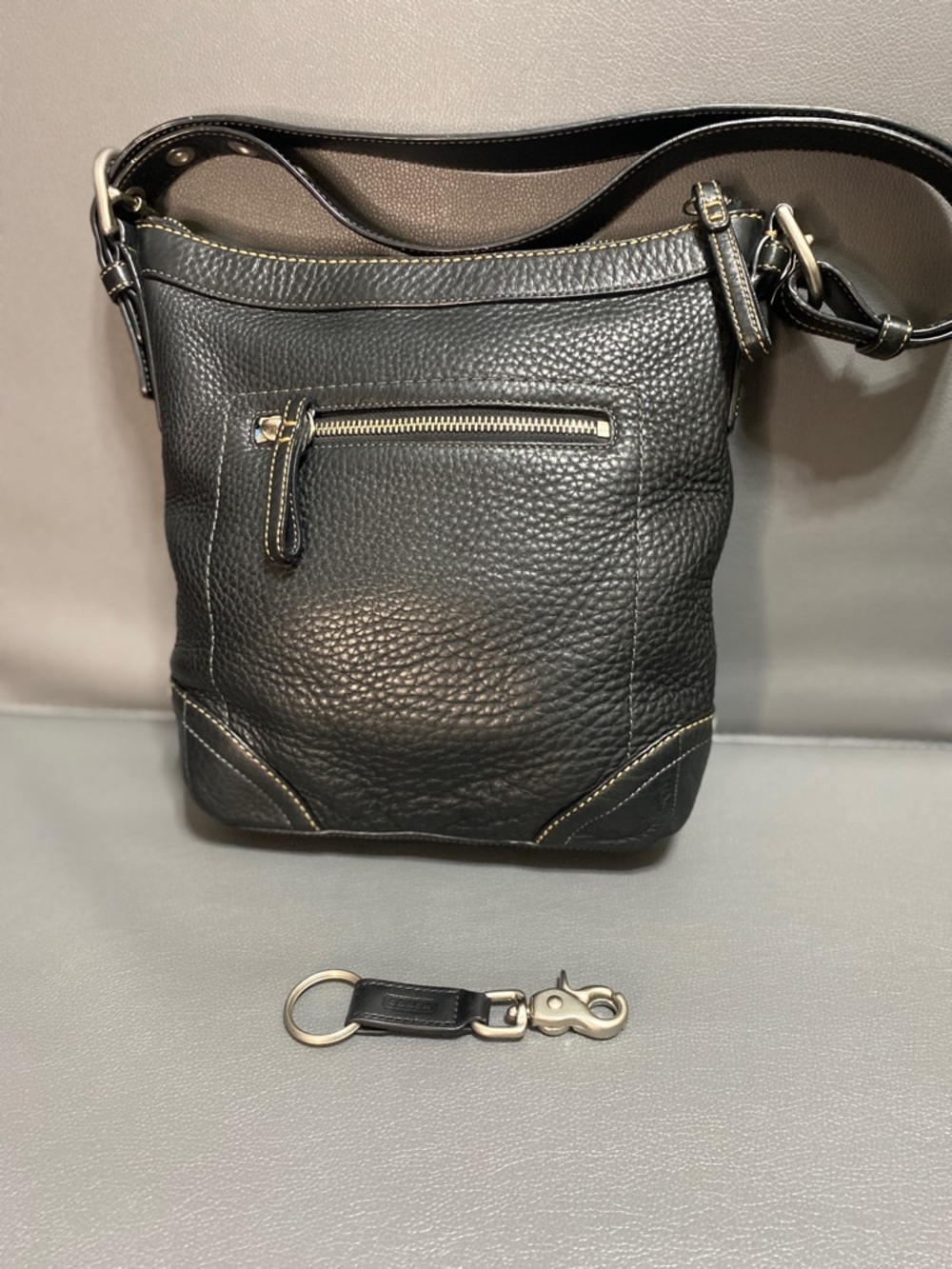 Vintage COACH Soho Black Pebbled Leather Pleated File Bag - Picture 3 of 8
